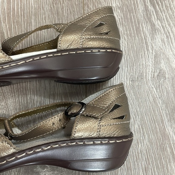 Spring Step Indus Leather Fisherman Sandals T Strap Metallic EU Size 38 - Picture 13 of 15